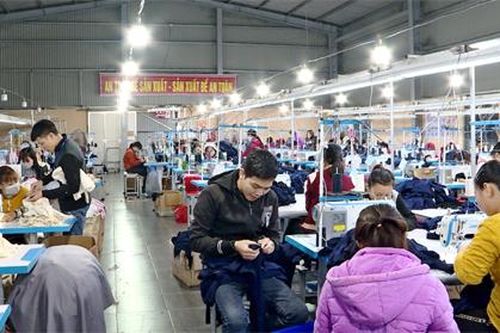 Sôi nổi khí thế thi đua lao động đầu năm mới
