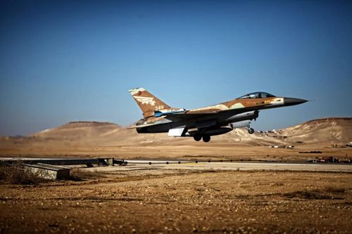 Israel lấy máy bay dân sự làm lá chắn không kích Syria