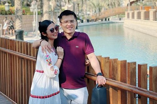 Khoảnh khắc của Hoa hậu Ngọc Hân bên chồng sắp cưới