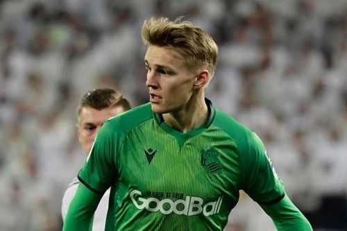 Nhìn Odegaard để thấy Real đang lãng phí một tài năng