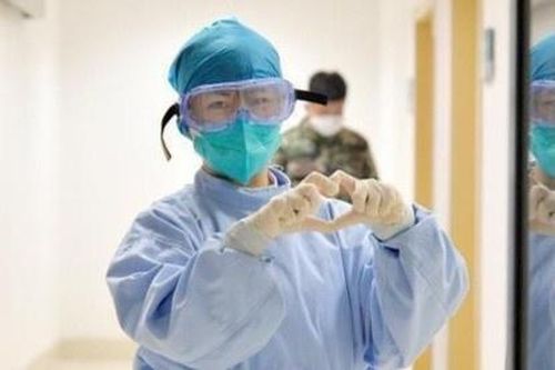 Cụ bà nhặt rác quyên tiền và những câu chuyện ấm lòng giữa dịch corona