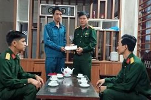 Xây nhà cho đồng đội