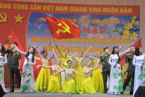 Gặp mặt cựu cán bộ cao cấp Quân đội nghỉ hưu trên địa bàn Quân khu 7