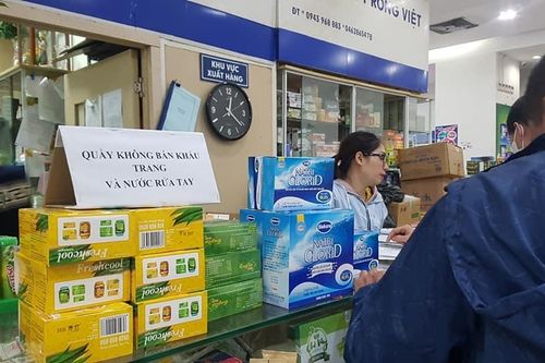 Trong 7 ngày, QLTT xử lý gần 3.000 vụ đầu cơ tăng giá khẩu trang, thiết bị y tế