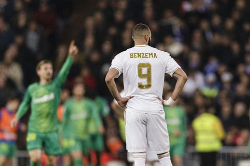 Real Madrid và Barcelona muối mặt chia tay Cúp Nhà Vua