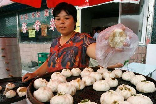 Người lao động Trung Quốc vật lộn mưu sinh thời dịch bệnh