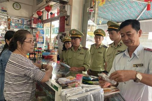 Xử phạt 82 triệu đồng các hiệu thuốc vi phạm trong ngày 7/2
