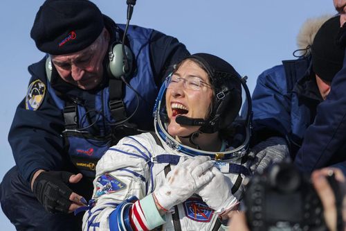 Phi hành gia Christina Koch của NASA trở thành người phụ nữ ở lâu nhất trong không gian