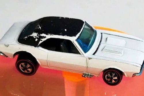 Kỳ lạ với chiếc xe mô hình có giá đắt hơn cả xe thật