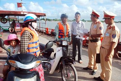 Quan tâm hơn nữa đến công tác đảm bảo ATGT tại các bến thủy nội địa