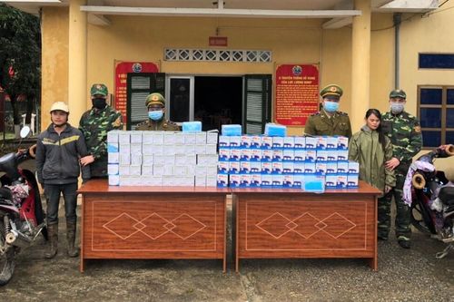 Giữa dịch virus corona, hai chị em gom hàng, chuyển lậu 5.000 khẩu trang sang Trung Quốc