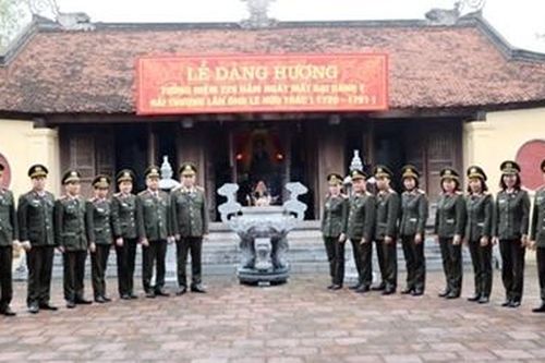 Dâng hương tưởng niệm 229 năm ngày mất Hải Thượng Lãn Ông