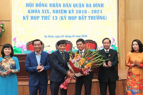 Đồng chí Tạ Nam Chiến được bầu giữ chức vụ Chủ tịch UBND quận Ba Đình