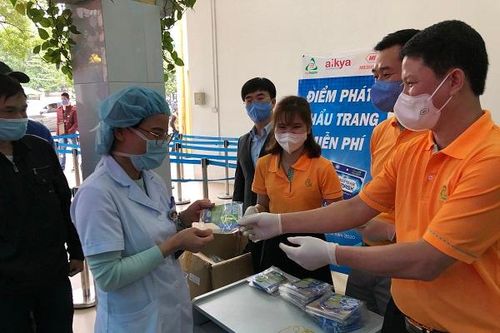 Tập đoàn AIKYA PHARMA trao tặng hàng trăm nghìn khẩu trang y tế miễn phí