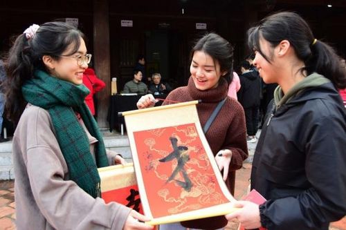 Bừng sáng nét đẹp văn hóa xin chữ đầu năm