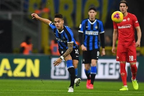 Lautaro Martinez mang tin buồn cho hai đại diện thành Manchester