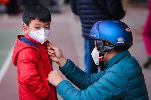 Miễn thuế khẩu trang y tế, nước sát trùng để phòng chống virus corona