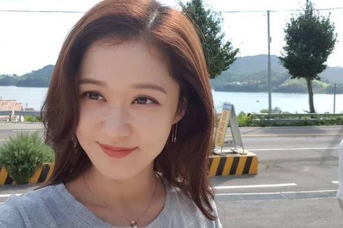 Nhan sắc trẻ trung tuổi 39 của Jang Nara