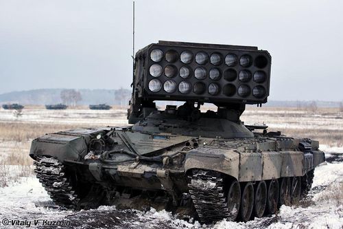 Tên lửa nhiệt áp TOS-1A của Nga khai hỏa
