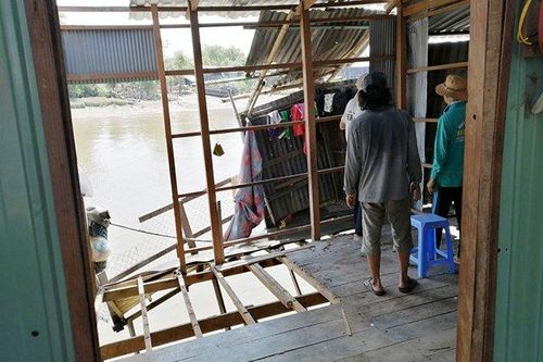 Sạt lở đất trên sông Ông Chưởng
