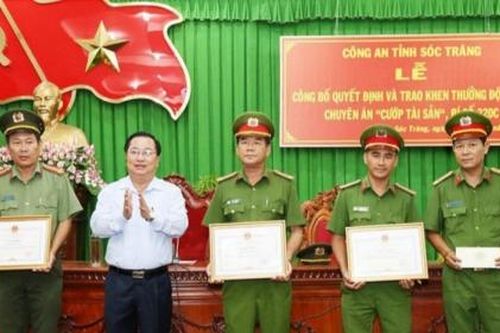 Sóc Trăng: Khen thưởng tập thể và cá nhân có thành tích phá nhanh vụ án giả công an đi cướp