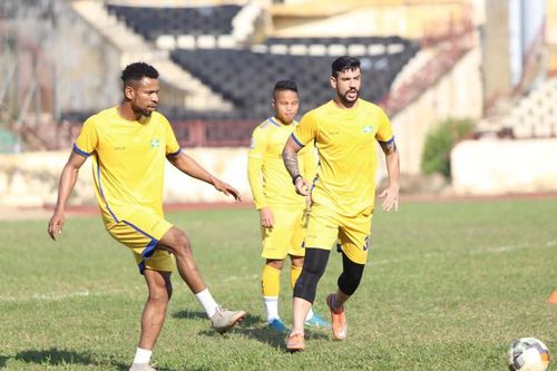 Bàn về phương án dùng ngoại binh của SLNA