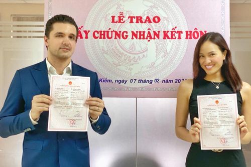 Siêu mẫu Phương Mai khoe ảnh đăng ký kết hôn cùng ông xã ngoại quốc, chính thức trở thành 'vợ người ta'