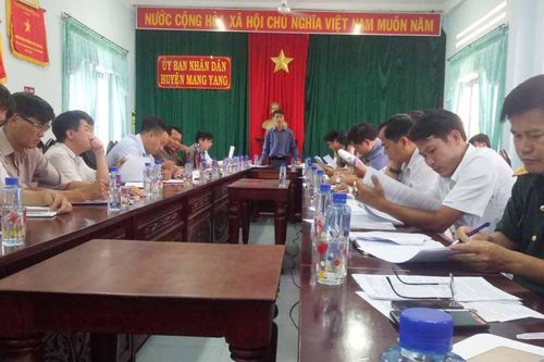 Tìm cách phát triển làng Pyầu