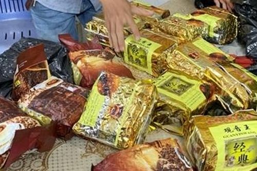 Vận chuyển 17kg ma túy đá ngụy trang trong những gói trà
