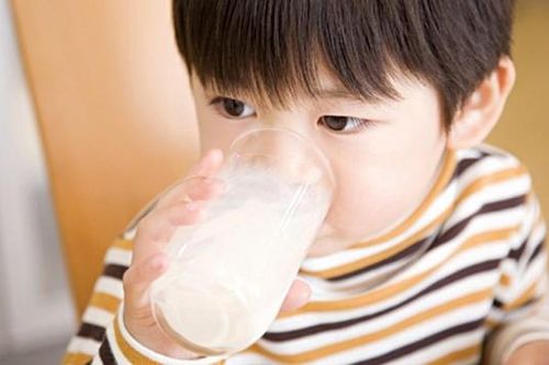 Hormon giới tính trong thịt và sữa