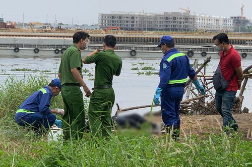 Thi thể có hình xăm vầng trăng khuyết nổi trên sông Sài Gòn