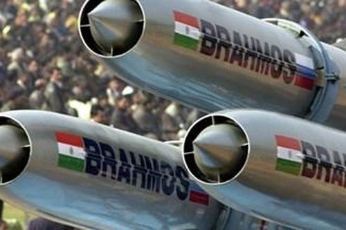 Ấn Độ nâng tầm bắn của tên lửa BrahMos lên 500km