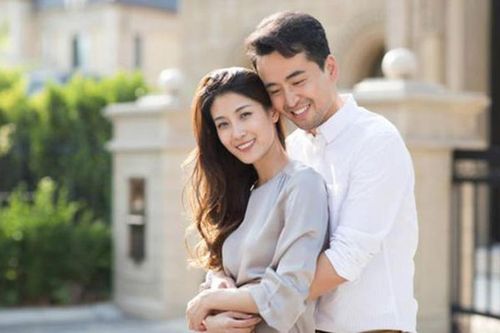 Vợ giở chiêu nửa 'gái hư' nửa quyến rũ này khiến chồng mê mệt