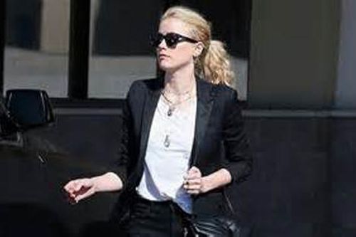 Sau ồn ào đánh đập Johnny Depp, Amber Heard chuẩn bị quần áo đẹp dự Oscar