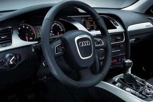Có 1 tỷ đồng, mua sedan cũ hạng sang nào?