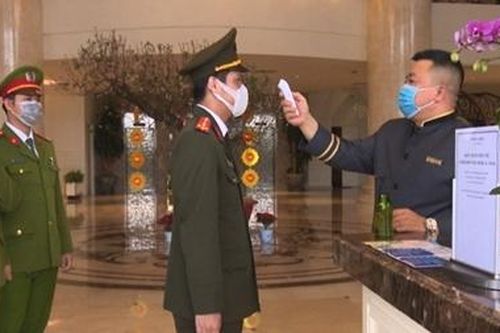 Tăng cường quản lý khách nước ngoài trước dịch Corona