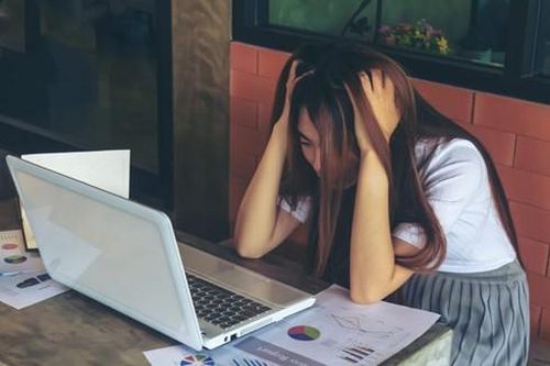 Bị em chồng phát tán chuyện 'tế nhị' trong quá khứ