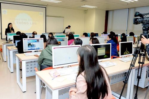 Học trực tuyến bùng nổ thời chống Virus Corona
