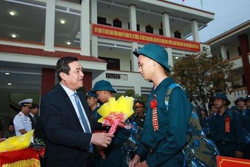 Đà Nẵng, Quảng Nam: Hàng ngàn thanh niên lên đường nhập ngũ