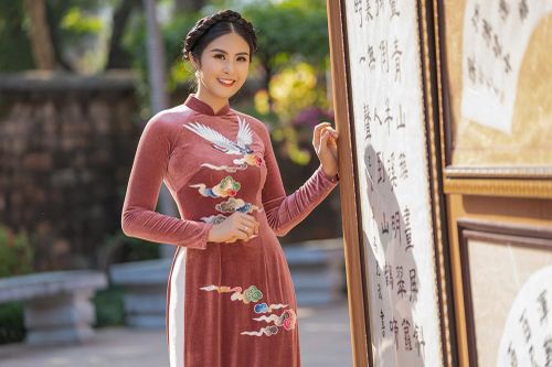 Hoa hậu Ngọc Hân tất bật chuẩn bị đám cưới