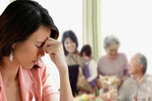Khốn khổ vì bố chồng khó tính