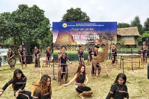 Kaly Tran 'chắp cánh' cho âm nhạc dân gian Tây Nguyên