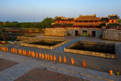 Gần 70 người xuất gia gieo duyên tại chùa Huyền Không