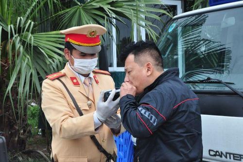 Kiểm soát chặt, phòng ngừa virus Corona trên các tuyến cao tốc