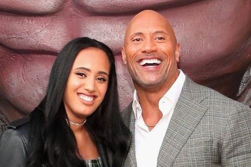 Con gái 19 tuổi nối nghiệp đô vật của tài tử The Rock