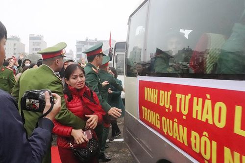 70 công dân quận Bắc Từ Liêm lên đường nhập ngũ