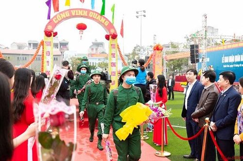 Thanh Niên Quốc Oai hăng hái lên đường nhập ngũ