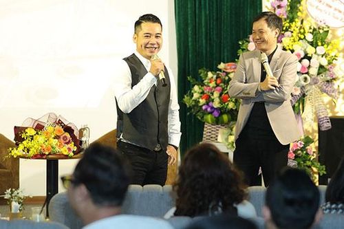 'Lãng tử hát nhạc tình' Tuấn Hiệp kể chuyện quên nhớ một người dịp Valentine 2020