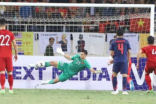 Bóng đá Thái Lan: Nỗi ám ảnh 11m và niềm tự hào ở J-League