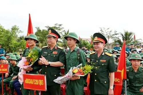 Quê hương 'núi Ấn, sông Trà' tưng bừng ngày hội giao quân